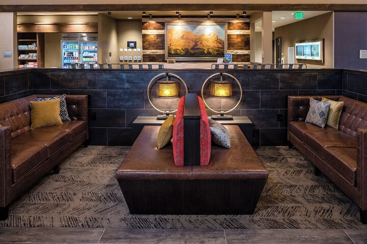 Lobby lounge
