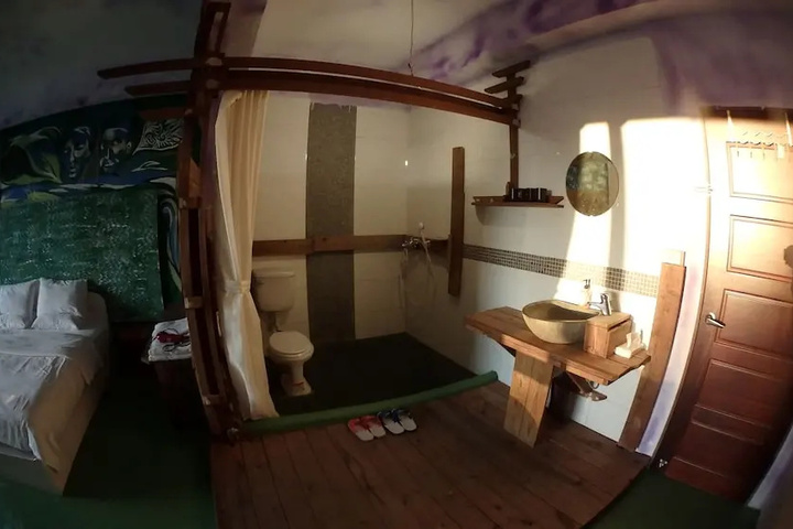 Room 5 of 22