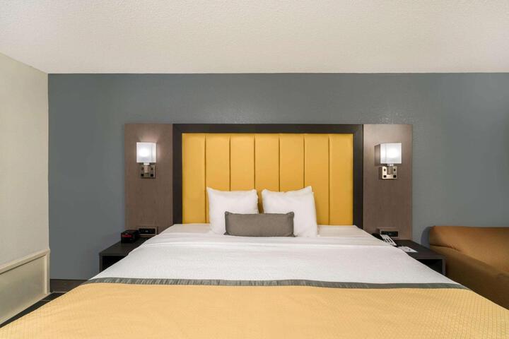 1 Double Bed (3 of 9)