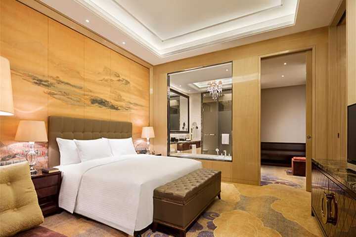 Room 8 of 39