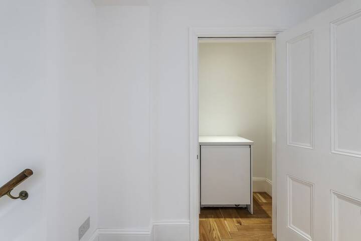 Room 19 of 107