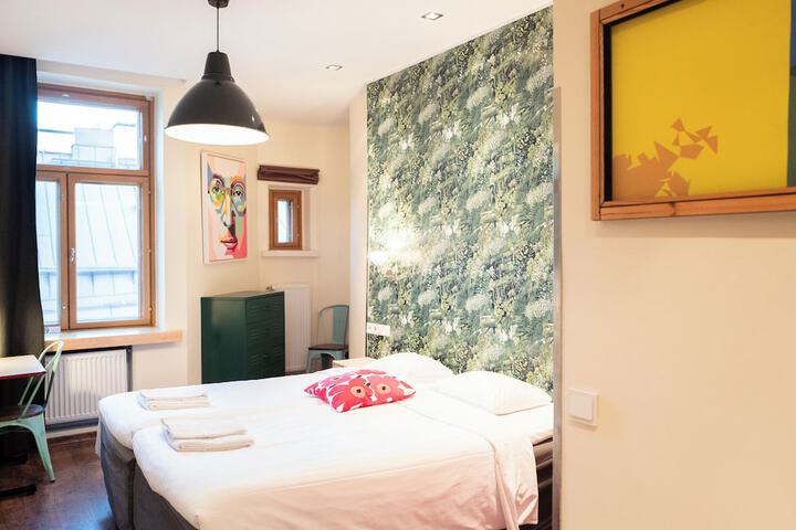 Room 49 of 93