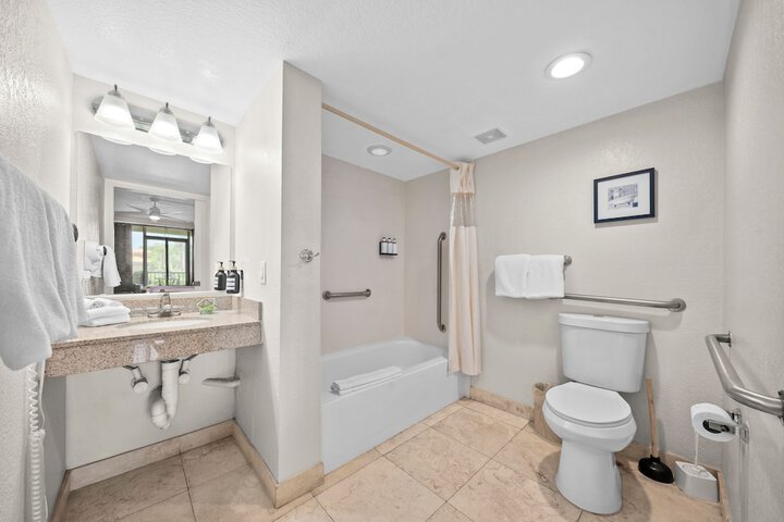 King Room Disability Accessible (21 of 34)
