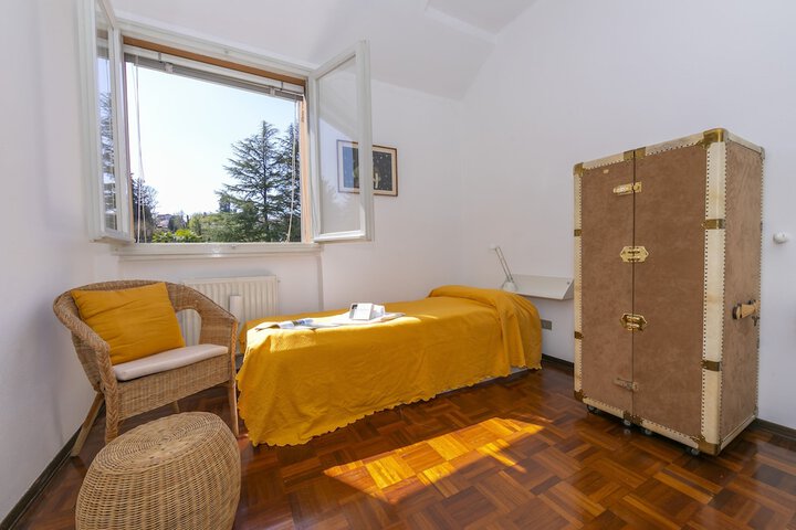 Room 17 of 30