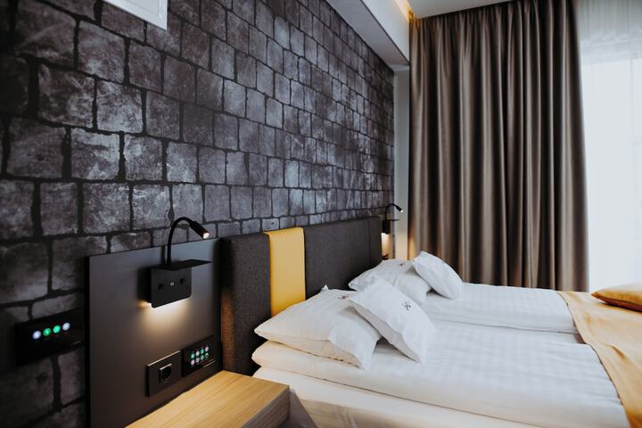 Room 49 of 132
