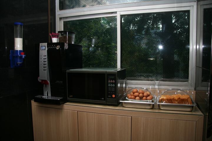 Breakfast/Coffee Service 14 of 22