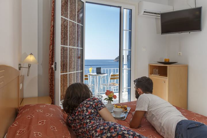 Room 21 of 47