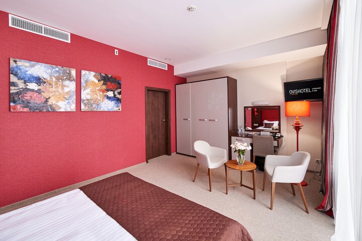 Room 30 of 74