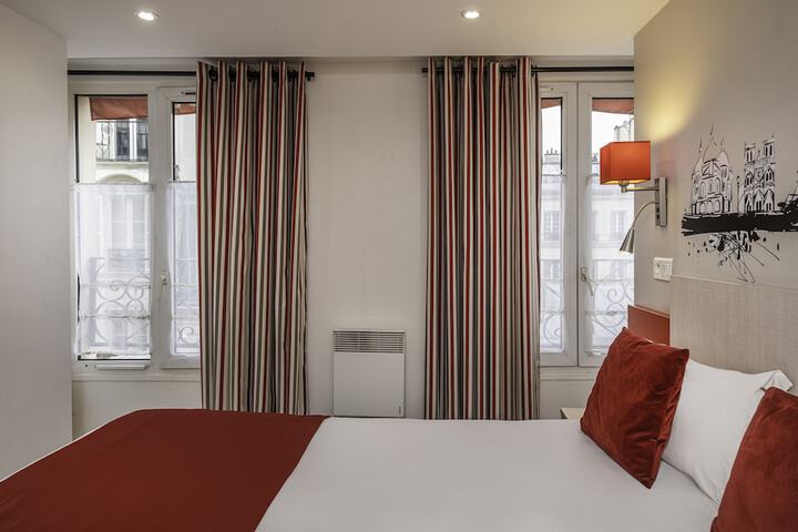 Room 12 of 24