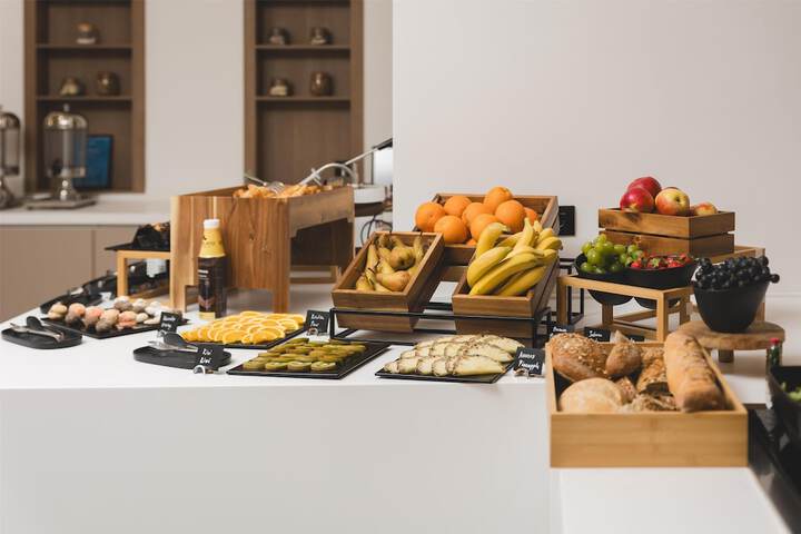 Breakfast/Coffee Service 140 of 211