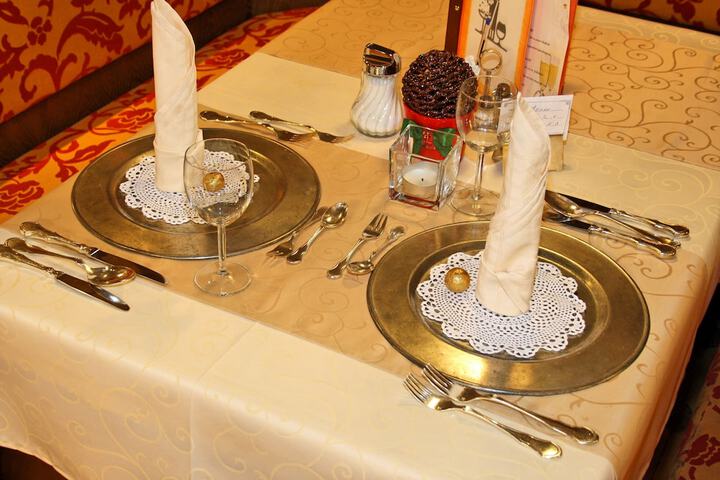 Dining 33 of 60