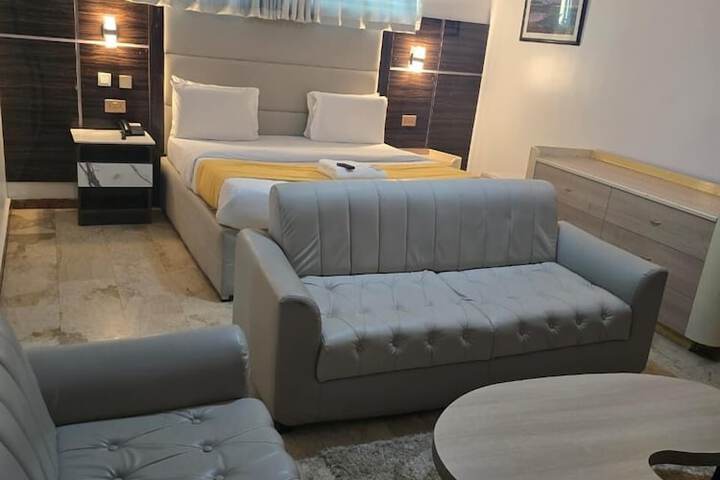 Room 9 of 41