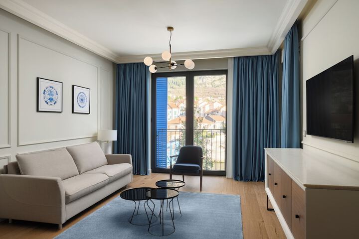 Room 80 of 148