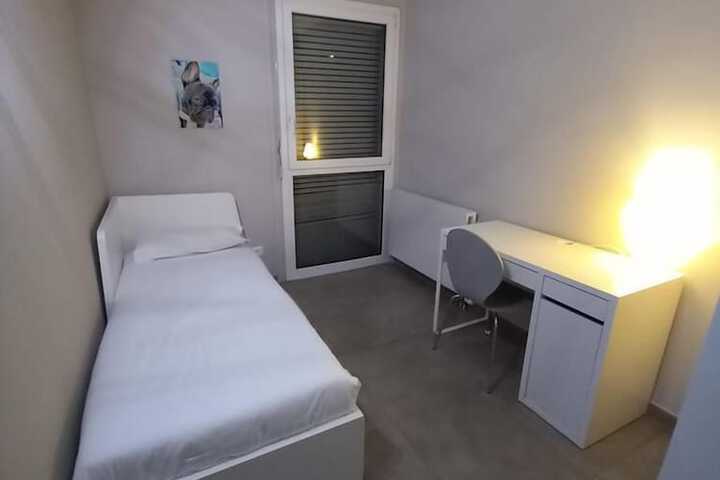 Room 10 of 124