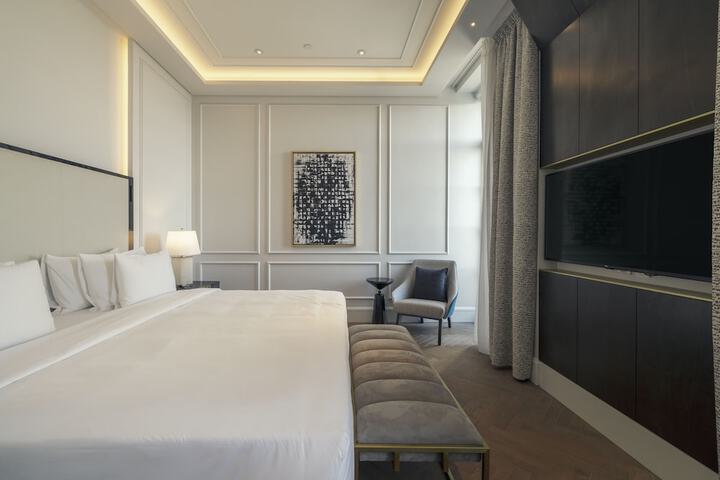 Room 28 of 178