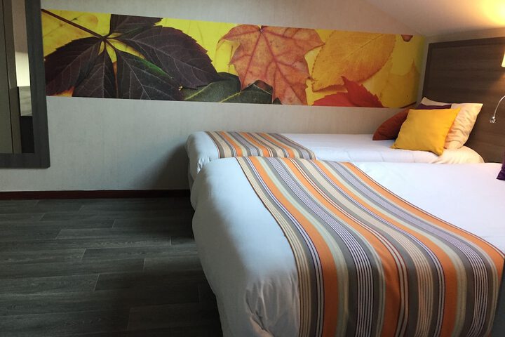 Room 12 of 40