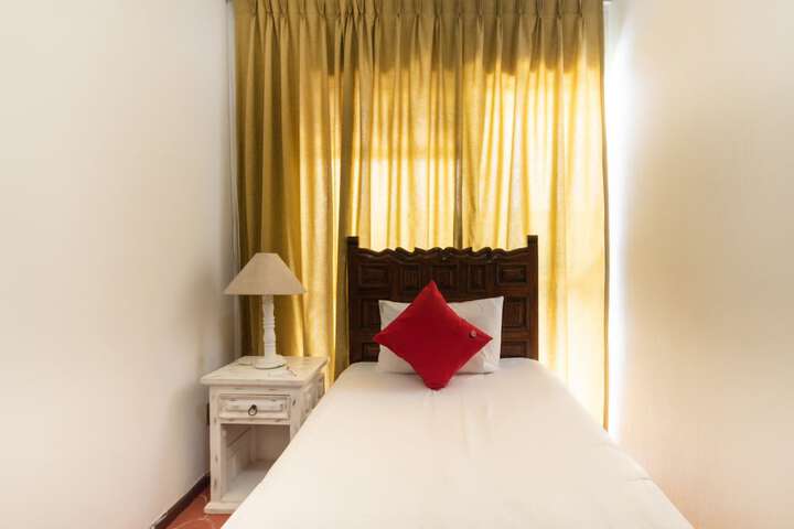 Room 9 of 39