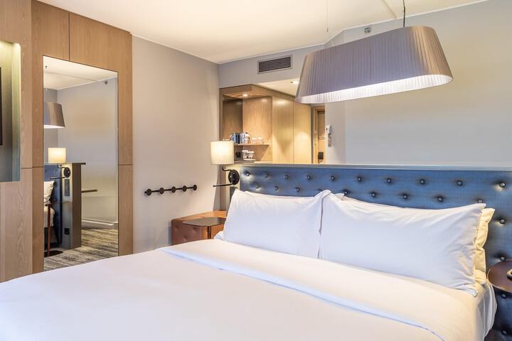 Room 32 of 115