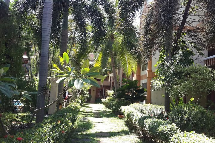 Hotel Exterior 74 of 81