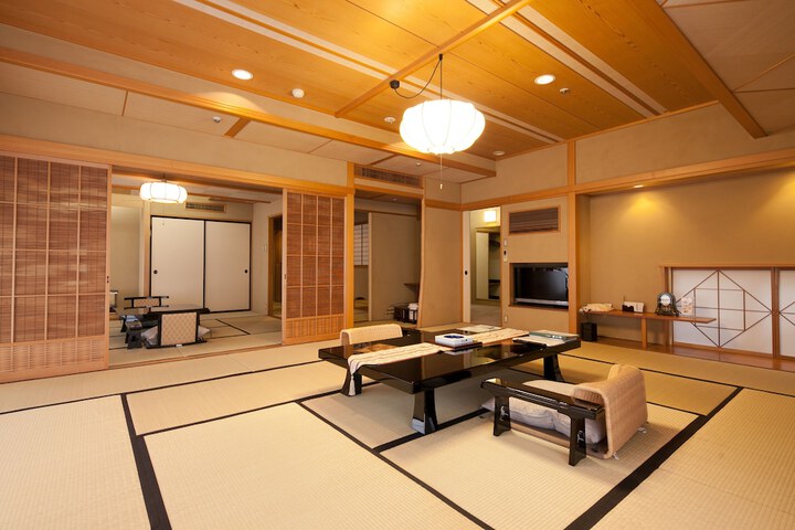 Room 13 of 73