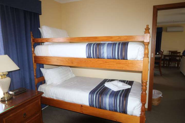 Room 180 of 244