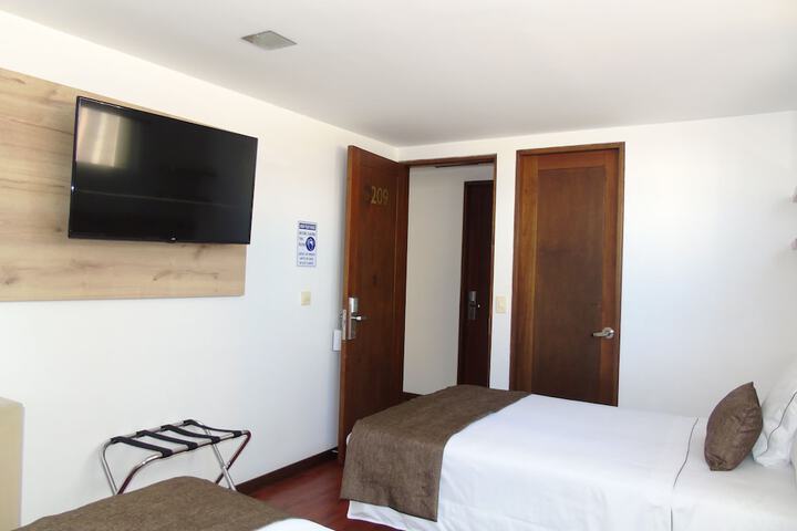 Room 27 of 88