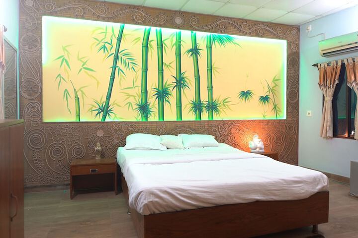 Room 5 of 27