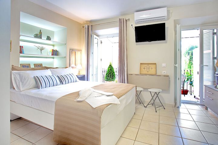 Room 3 of 16