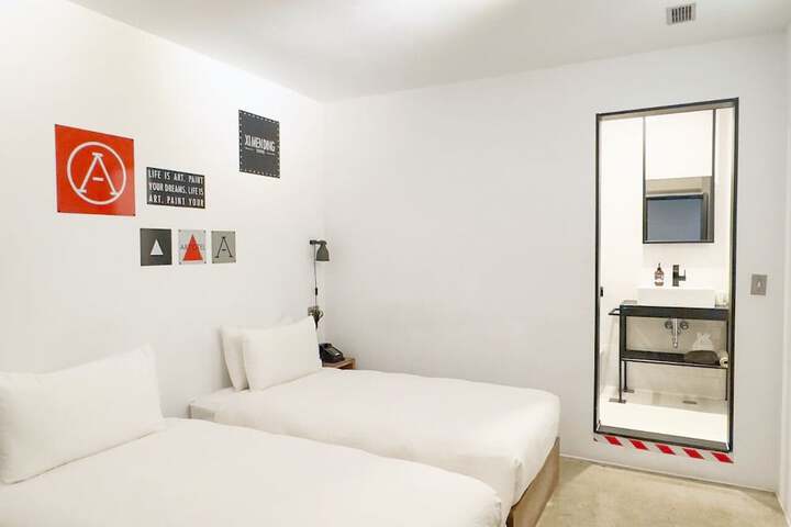 Room 29 of 109
