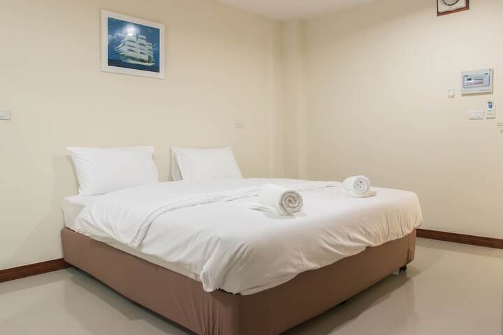 Room 11 of 22
