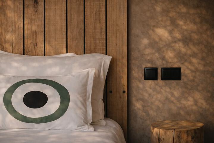 Room 3 of 32