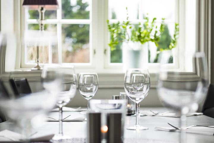 Dining 52 of 77