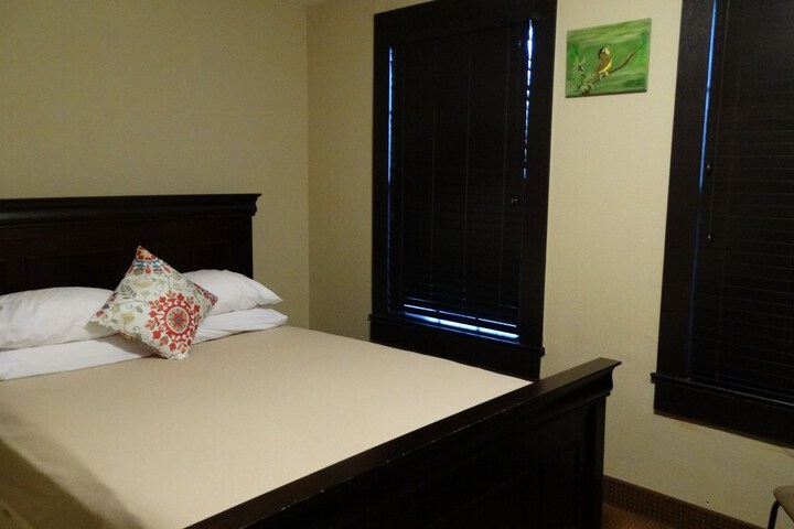 Room 32 of 41
