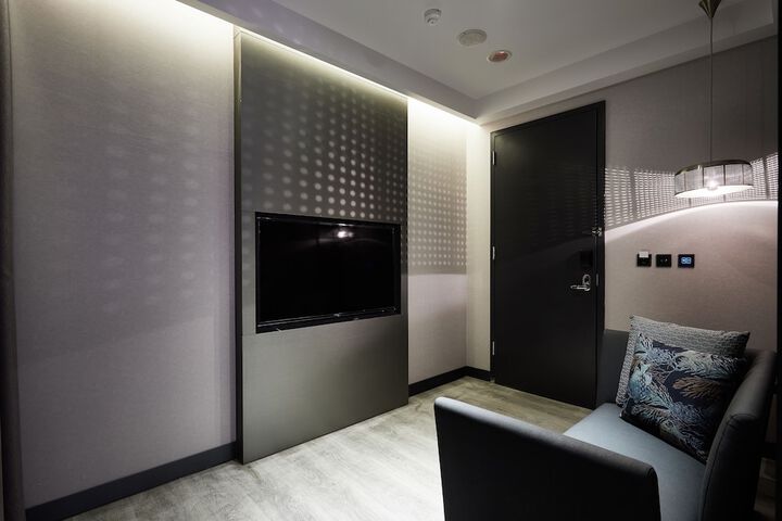 Room 18 of 50