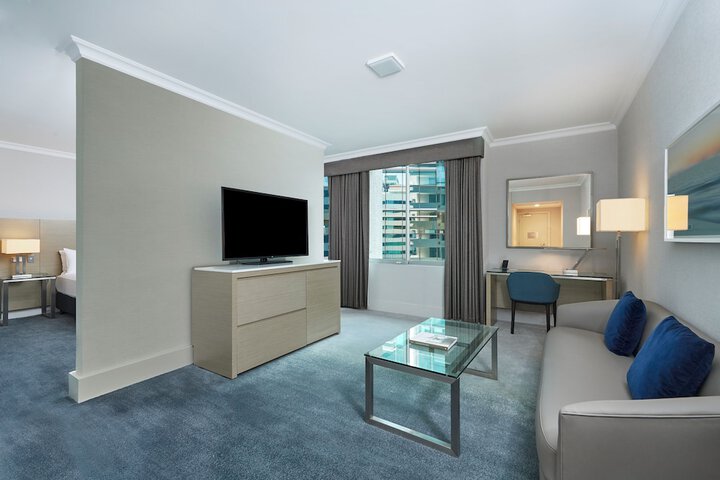 Room 10 of 106