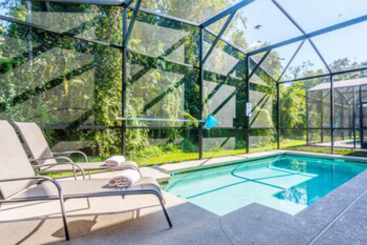 Pool 33 of 61
