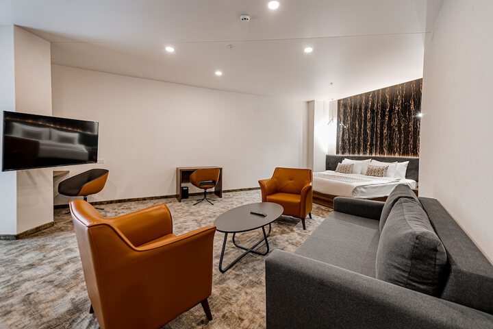 Room 52 of 85