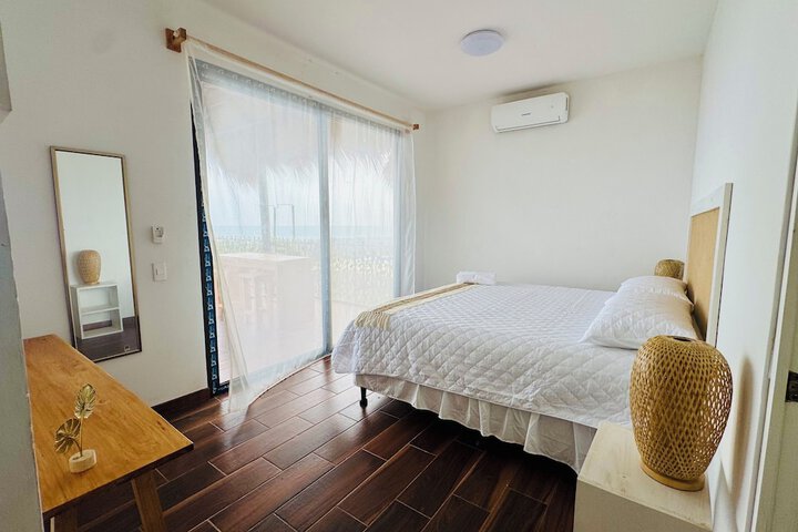 Room 6 of 43