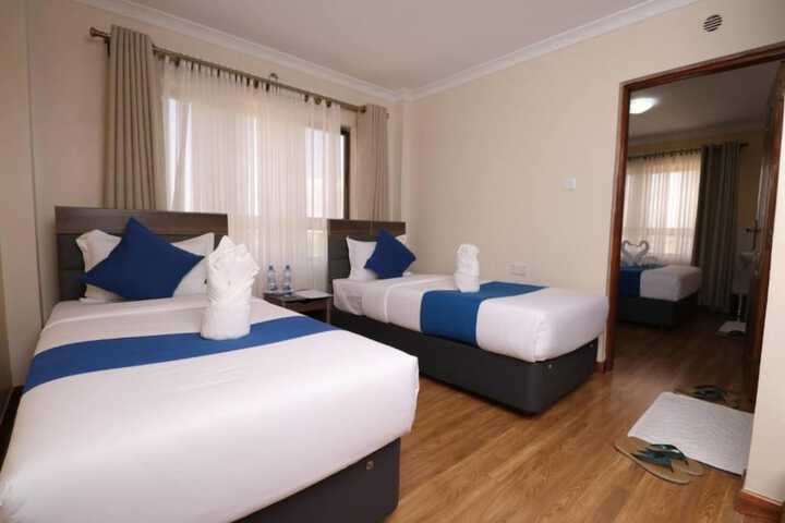 Room 12 of 38