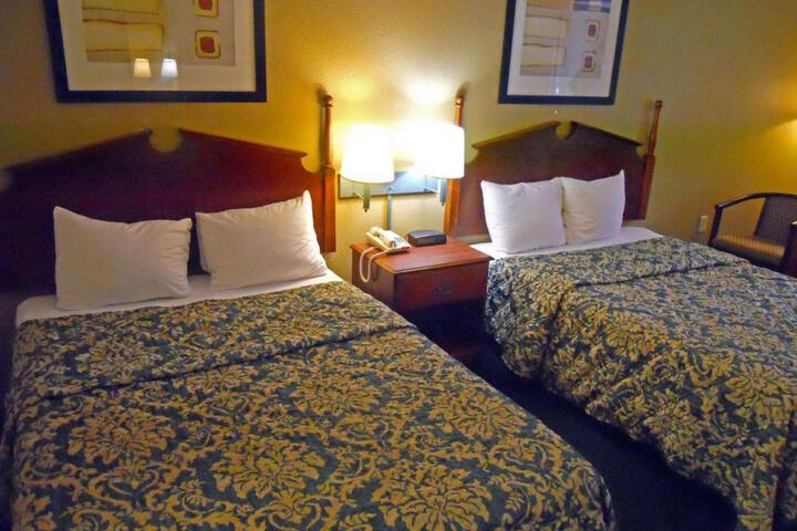 Deluxe 2 Double Beds (3 of 4)