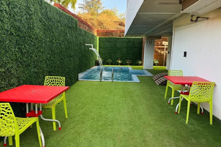 Pool 66 of 83
