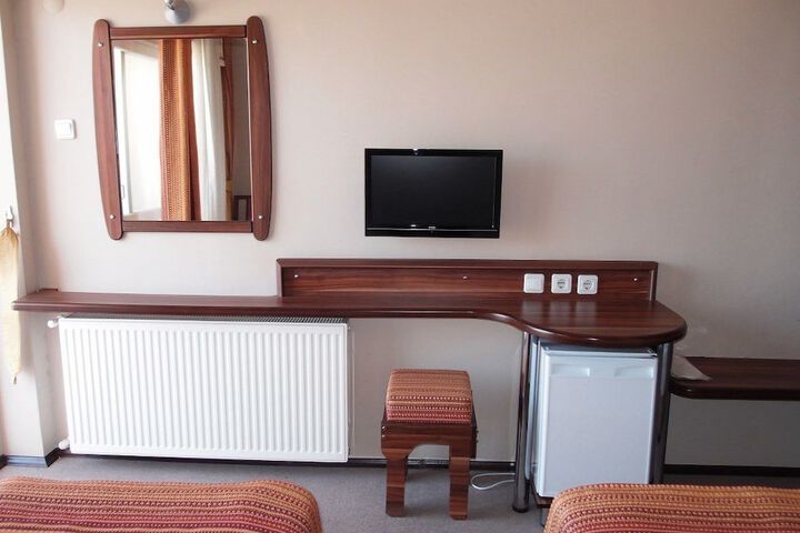 Room 15 of 28
