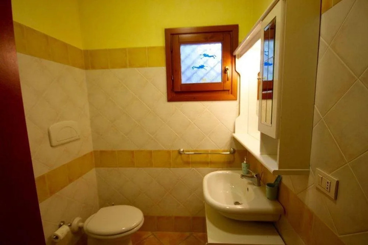Room 8 of 19