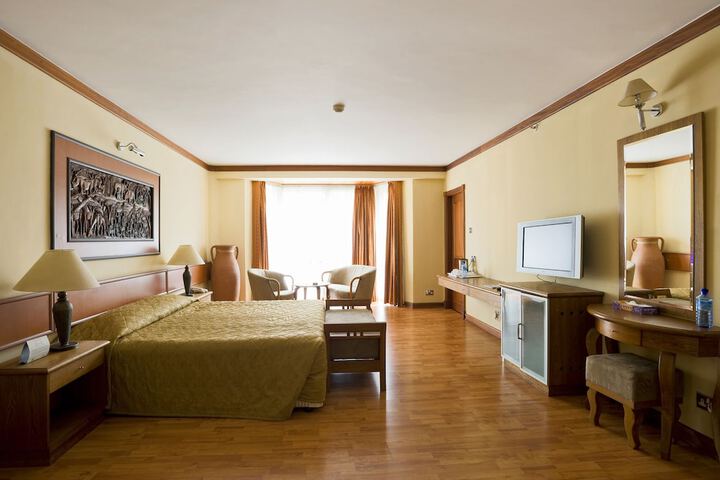 Room 6 of 48