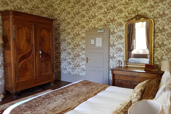 Room 15 of 61