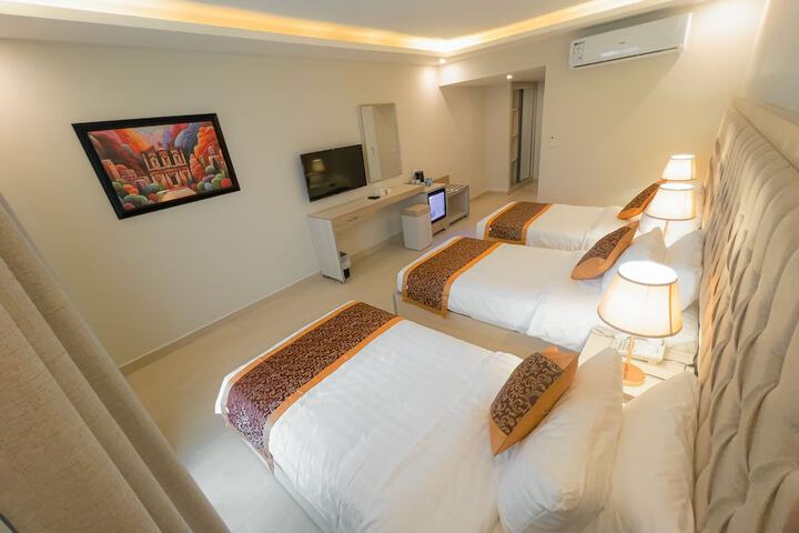 Room 120 of 235