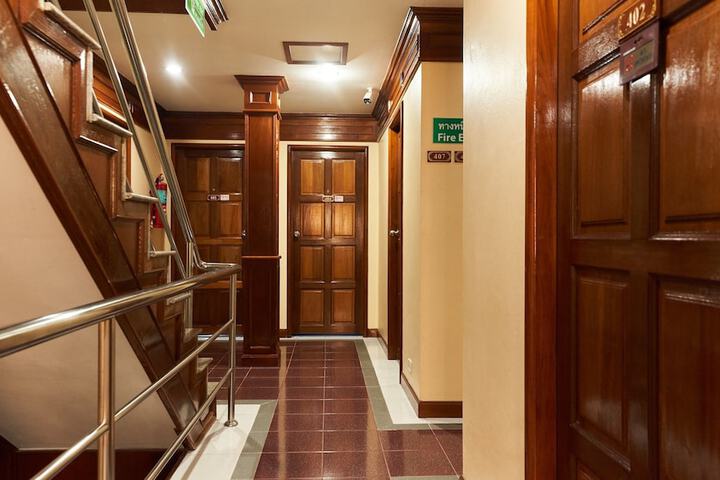 Ballroom/Hall 129 of 136