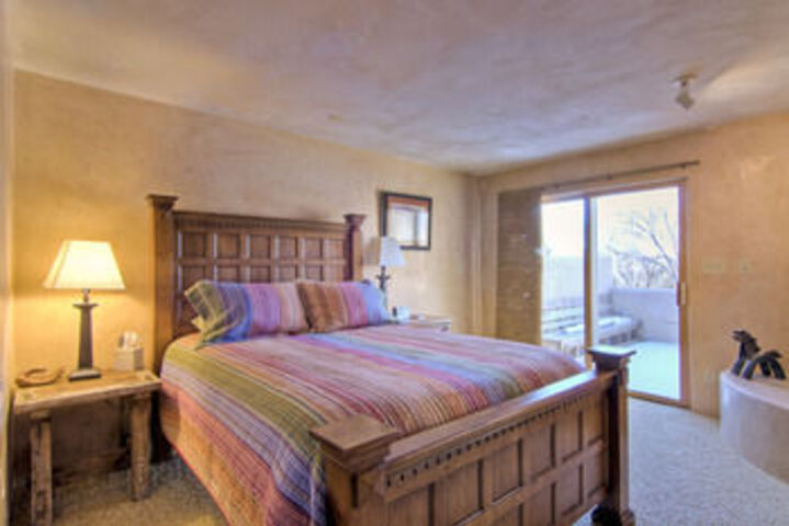 Room 6 of 12