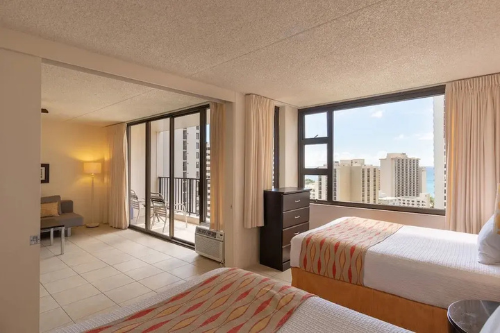 Exterior of Waikiki Banyan - Ocean View Tower 2 Suite 2310