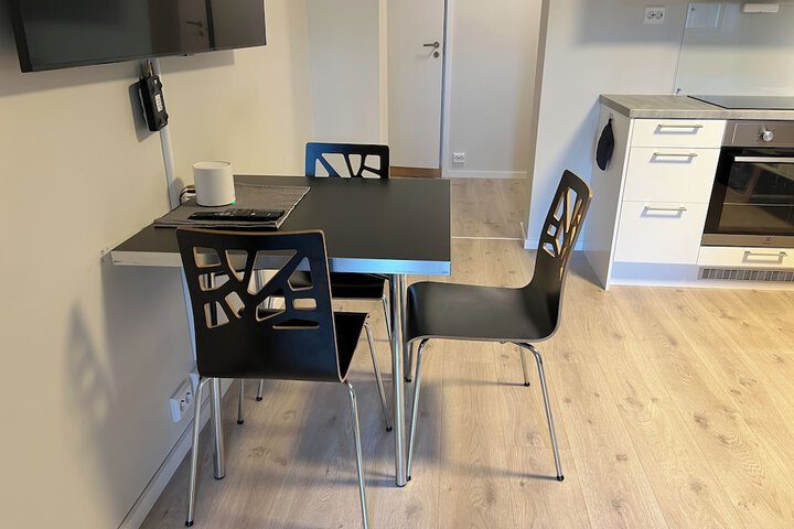 Room 4 of 159